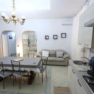 Apartment Yasmin Casavacanze, Naples