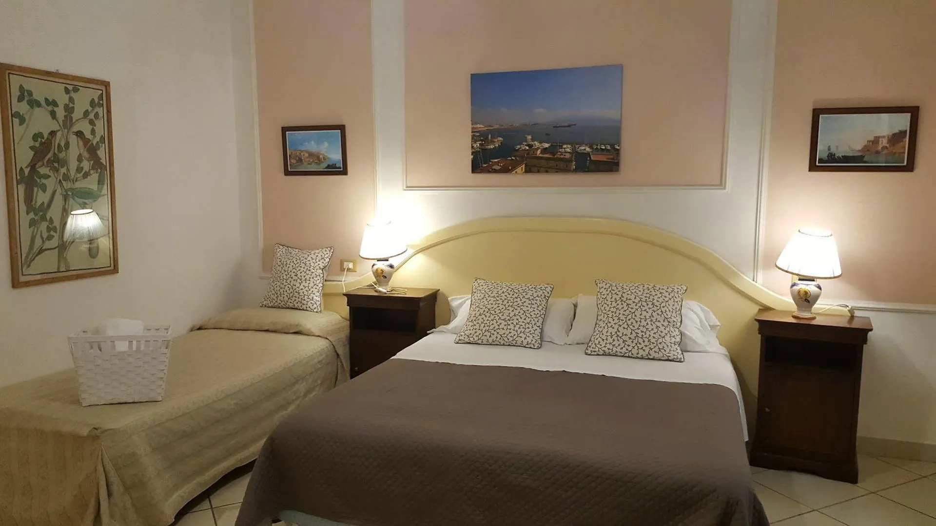 *** Guest house Bed & Breakfast Napoli Centrale Italy
