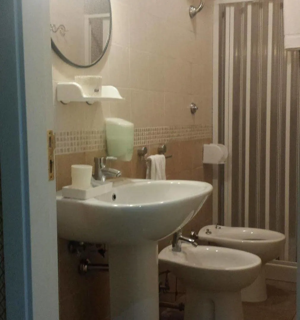 Bed & Breakfast Napoli Centrale 3*, Naples